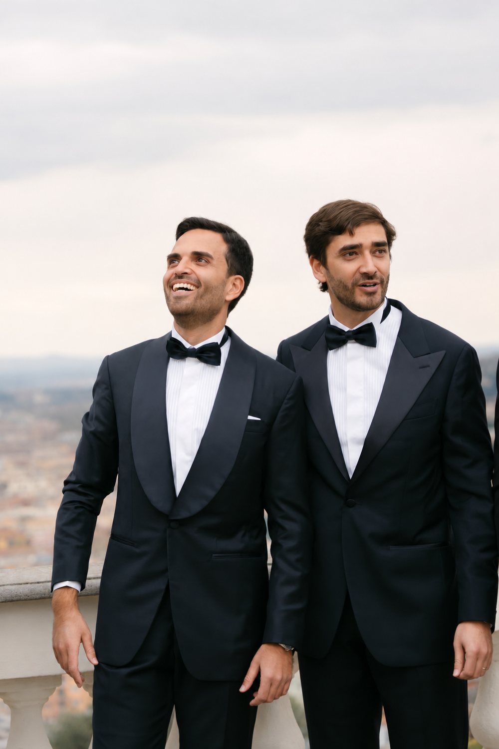 Richard Sasson e Bernard Sasson su una terrazza affacciata su Roma